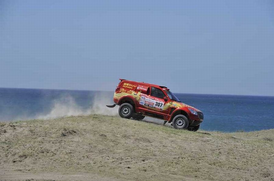 Rajd Dakar 2012: Hołowczyc liderem po trzecim etapie!